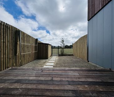 5A Malaga Crescent, Harewood - Photo 1