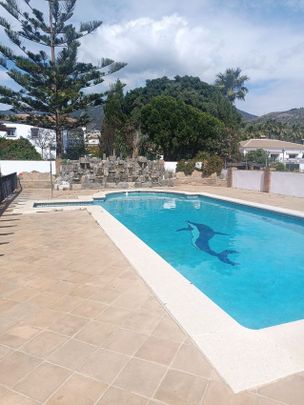 Alquiler de casa o chalet independiente en Alcaucín - Photo 1