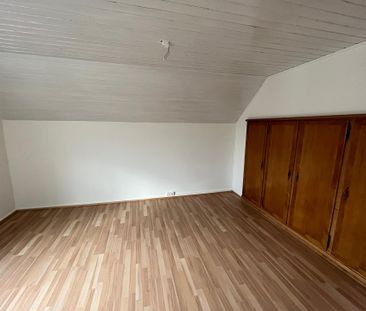 Ihr neues Zuhause: Charmante 4.5-Zimmer-Dachwohnung in Augst - Photo 6