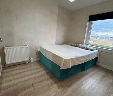 2 bed Maisonette in South Gyle Wynd , Edinburgh, EH12 9EY - Photo 3
