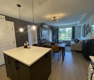 King + Crescent Furnished Condo in South Surrey - Photo 4