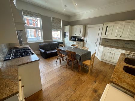 Room in a Shared Flat, High Road, NW10 - Photo 5