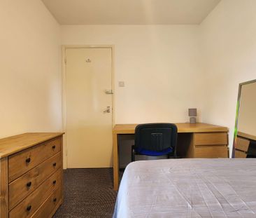 College Road 33 Room 5 - Photo 4