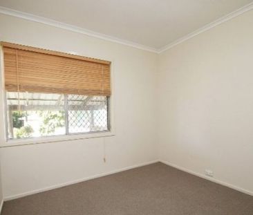 3-Bedroom Home with Spacious Backyard – 26 Askew St - Photo 5