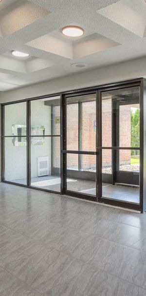 2.5 - 2705 MODUGNO, Saint-Laurent Montreal - Photo 1