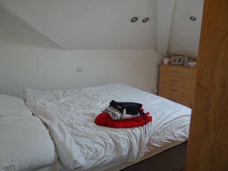 Victoria Road North, Southsea - Photo 2