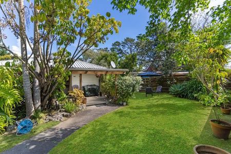 Cozy family home with a separate granny flat - Photo 4