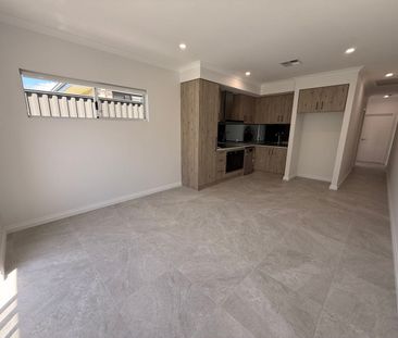 8a Lighthouse Grove, Madora Bay, WA 6210 - Photo 2