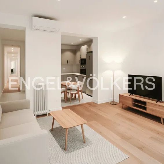 Alquiler de piso en Argüelles - Foto 1