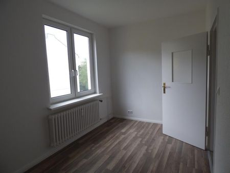 Helle Wohnung mit Balkon, nahe dem Volkspark Schönholzer Heide ***Laminat***Tageslichtbad**** - Photo 3
