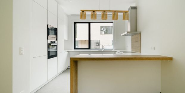 Woning te huur in Ukkel voor € 3.500 met 3 slaapkamers - Photo 1