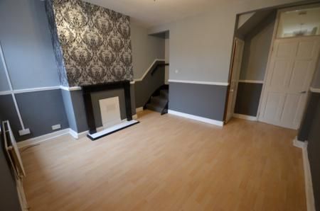 2 bedroom Terraced House To Let - Photo 1