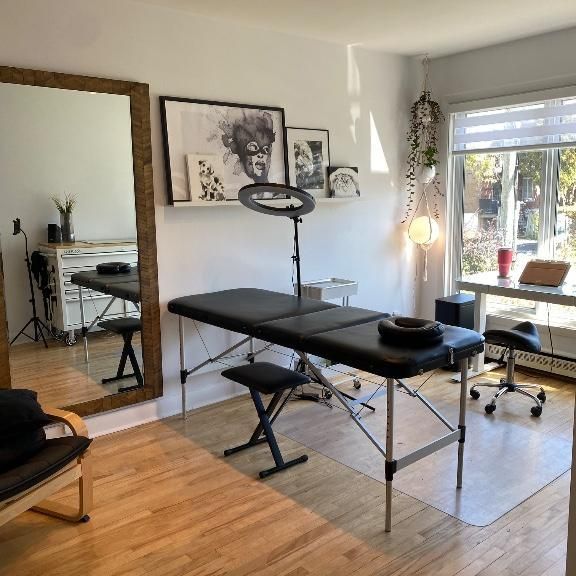 Grand 4 1/2 très lumineux ***chauffé éclairé inclus*** - Photo 1