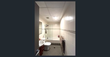 Modern upscale Inner-city apartment - Photo 3