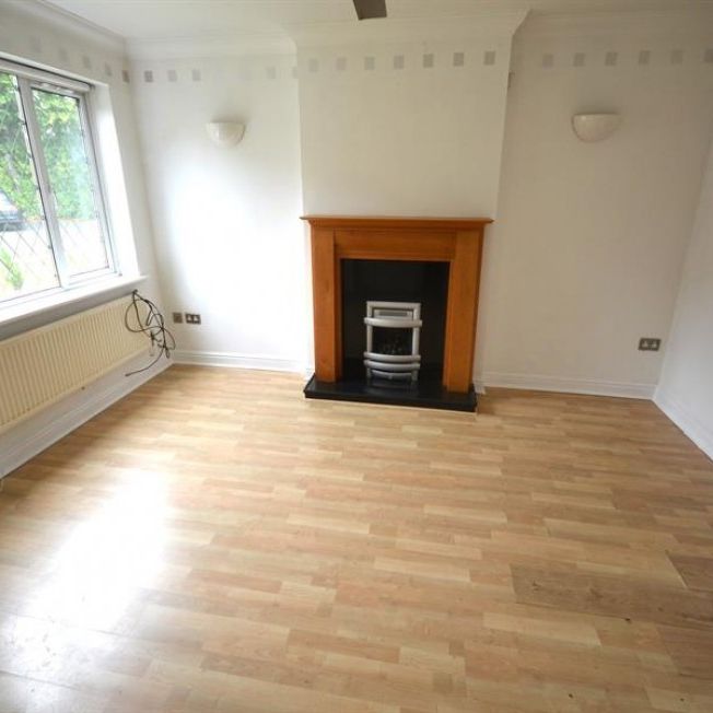 3 Bedroom Terraced Available Arranging tenancy - Photo 1