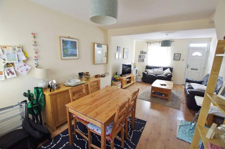 2 bedroom terraced house to rent - Photo 2