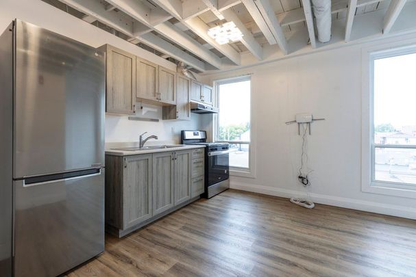 For Lease - 433 Barton Street Unit# 302, Hamilton, Ontario - Photo 1