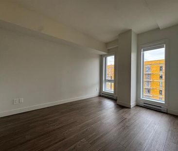 285 Boul. Hymus - Photo 2