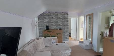 BRIGHT TWO BEDROOM APARTMENT FOR RENT - LONDON, ON - Photo 2