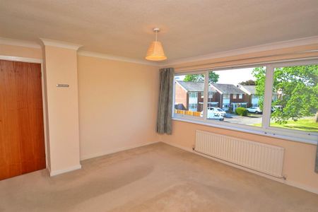 4 bedroom detached house to rent - Photo 2