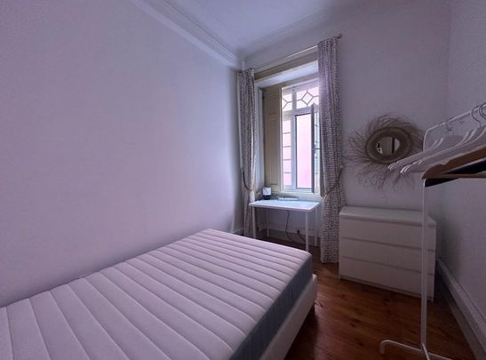 Avenida Doutor Magalhães Lima, Lisbon, Lisbon 1000-197 - Photo 1