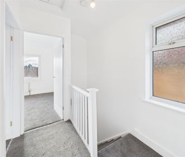 2 bedroom Semi-detached house to rent - Photo 3