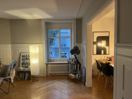 Zentrale gemütliche 3.5 Zimmer Altbauwohnung in Zürich - Photo 2