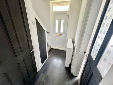 2 bedroom semi-detached house to rent - Photo 5