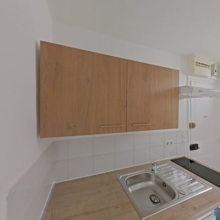 Location Appartement 1 pièce 15m² PARIS 20ème - Photo 3