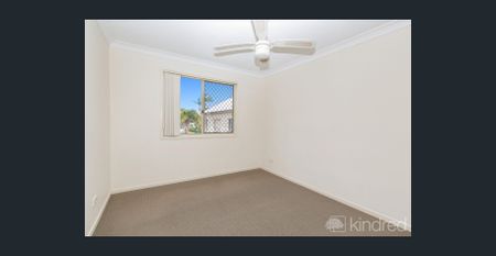 3 Bedroom Terrace Apartment - Walk to the Beach! - Photo 4