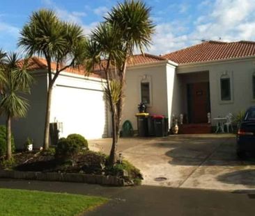 Too Good to Miss - Photo 5