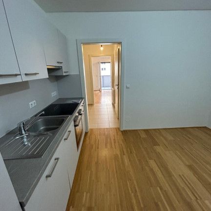 Charmante 2-Zimmer-Wohnung mit Balkon und Stadtblick in Graz! - Photo 1