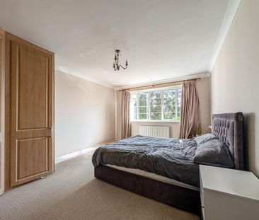3 bedroom flat to rent - Photo 3