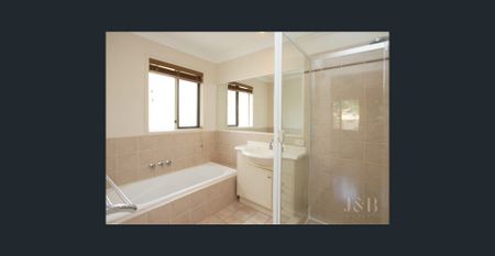 Double-Story 4-Bedroom House in the Heart of Aspley - Photo 2