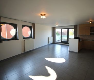 Een appartement op de 1ste verdieping met 2 slaapkamers, terras en ... - Photo 2