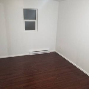 1 bedroom student basement for Rent - Photo 2