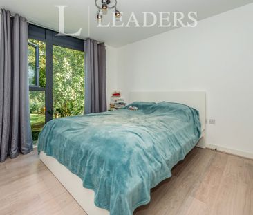 2 bedroom apartment to rent Somerville Court, Newsom Place, St. Pet... - Photo 2