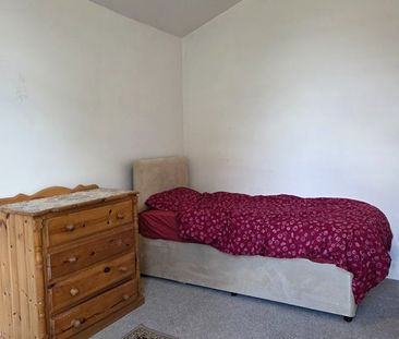 Room in a Shared House, Leyton Green Road, E10 - Photo 4