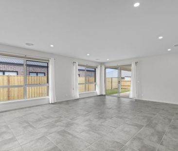 30 Sian Circuit, Waurn Ponds - Photo 2