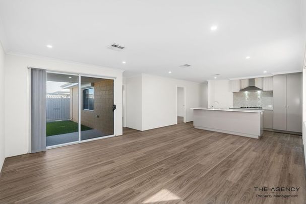 Solar Panels & Roller Shutters! - Photo 1