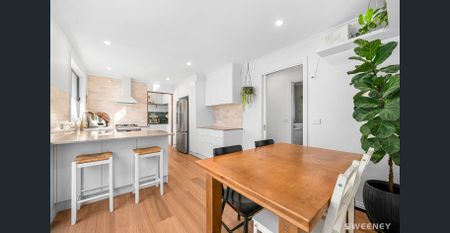 Stunning fully renovated two bedroom unit in quiet location. - Photo 4