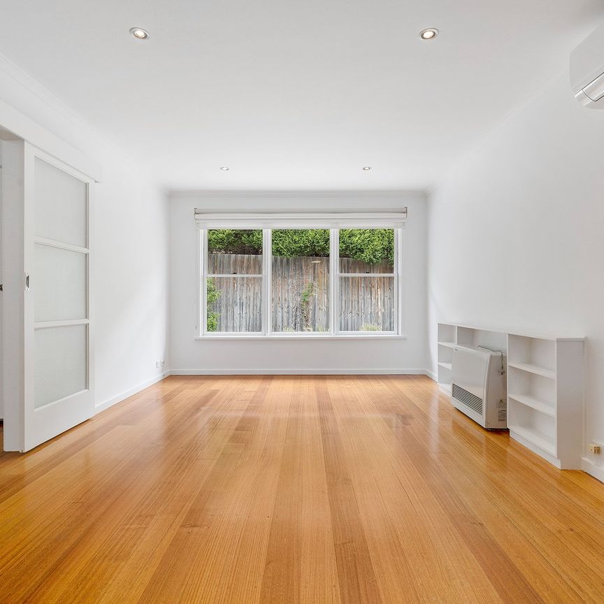 2/13 Karrakatta Street, Black Rock, VIC, 3193 - Photo 1
