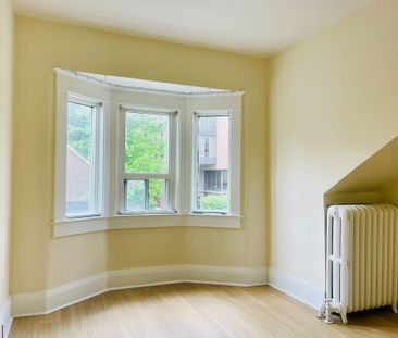 For Lease - 218 Heath Street Unit# 2nd floor, Toronto, Ontario - Photo 2