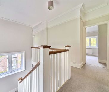 Five-bedroom detached house with driveway and garage. *Please note:... - Photo 4