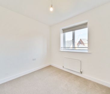 Kingfisher drive, Northampton - Photo 3