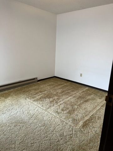 Elan Apartments - Photo 2