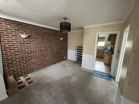 3 bedroom semi-detached house to rent - Photo 4