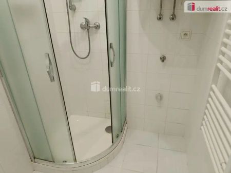 Velmi hezký byt 1+kk po rekonstrukci, Praha 10-Strašnice - Photo 5