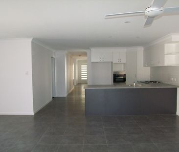141 The Point Drive, Port Macquarie NSW 2444 - House For Rent | Domain - Photo 5
