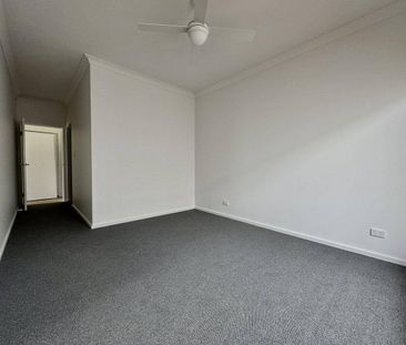 Stylishly designed three bedroom duplex with elevated views. - Photo 6
